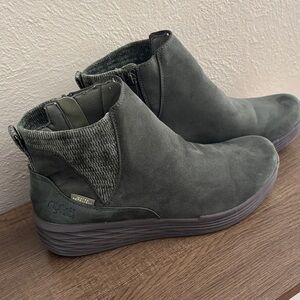 Ryka Noelle Next Zip Women's Wedge Boots Olive Green Womens 11M Water Repellent